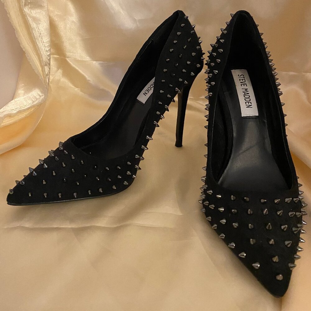 Steve Madden Daisie-S Black Suede Studded Pumps These edgy vegan suede pumps
